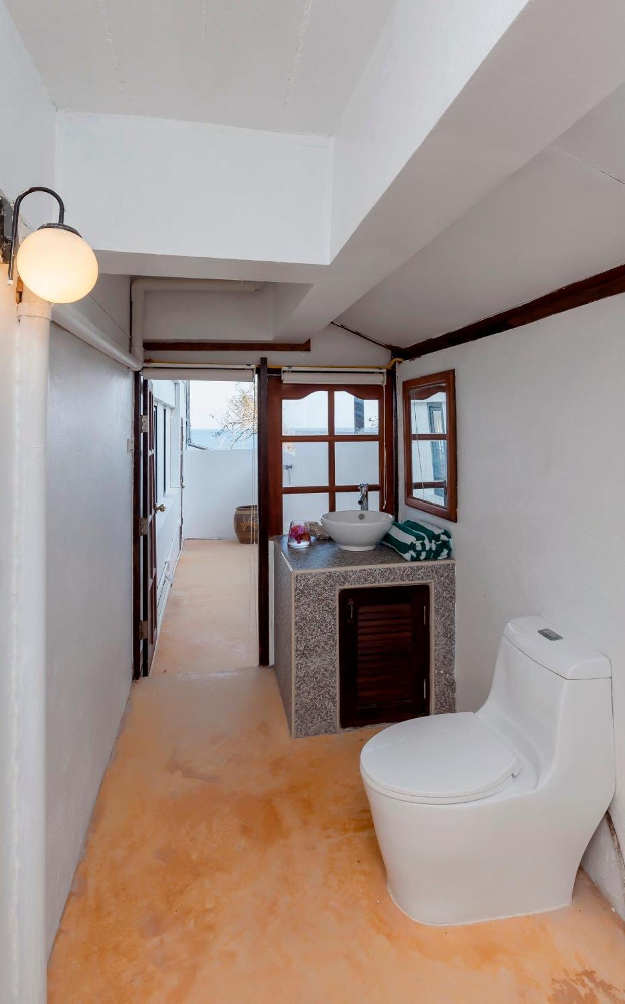 Baan Khunying – Secluded Phuket Beachfront Villa Rawai Buitenkant foto