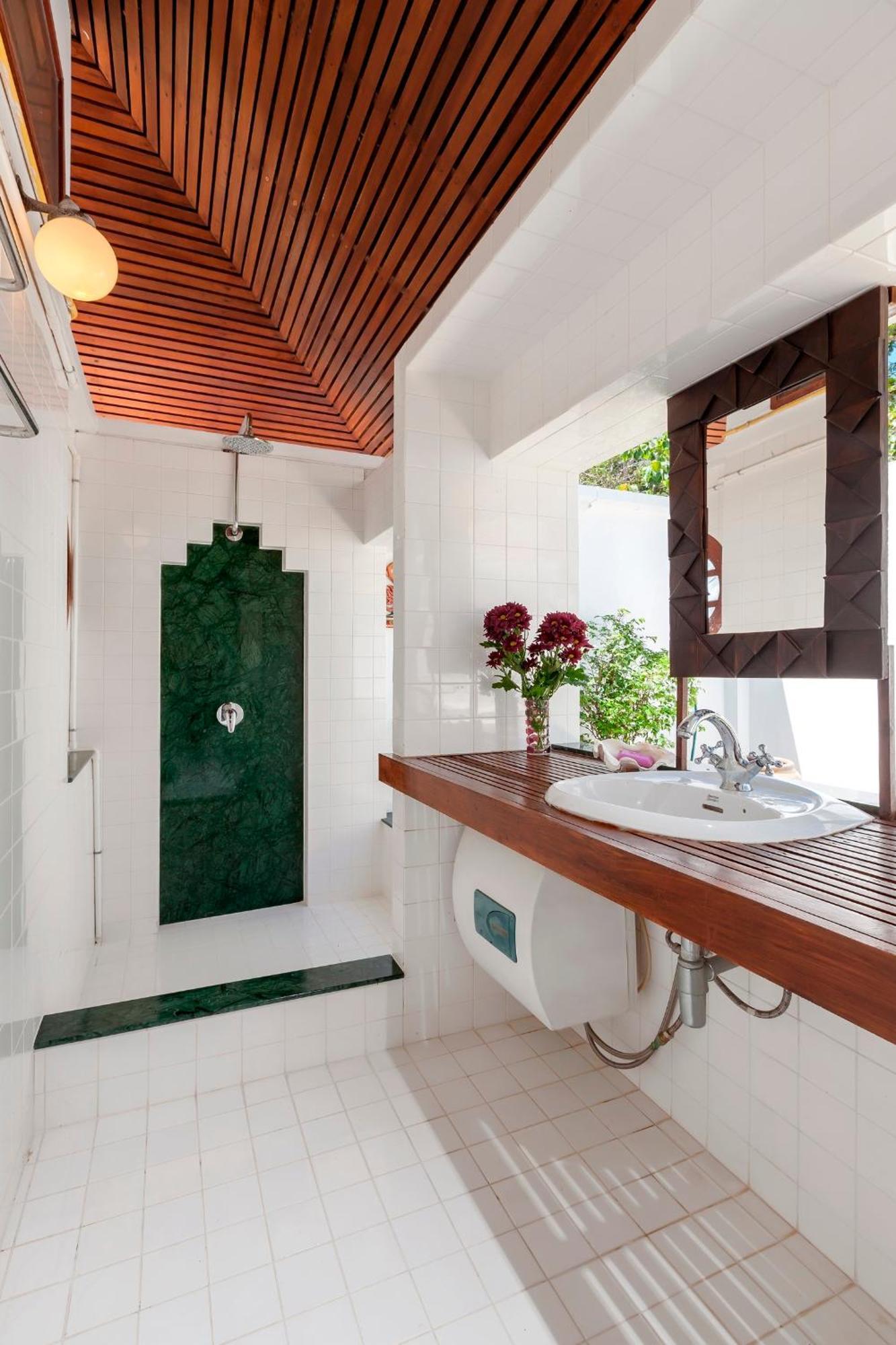 Baan Khunying – Secluded Phuket Beachfront Villa Rawai Buitenkant foto