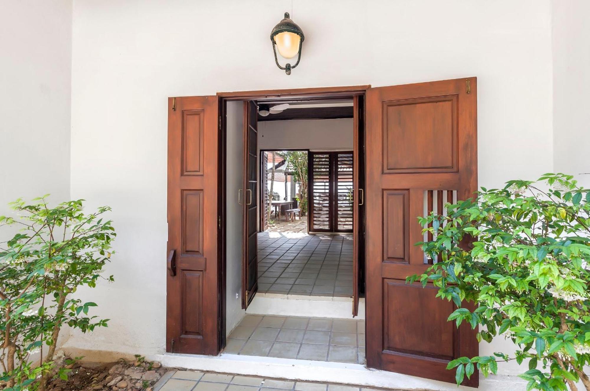 Baan Khunying – Secluded Phuket Beachfront Villa Rawai Buitenkant foto