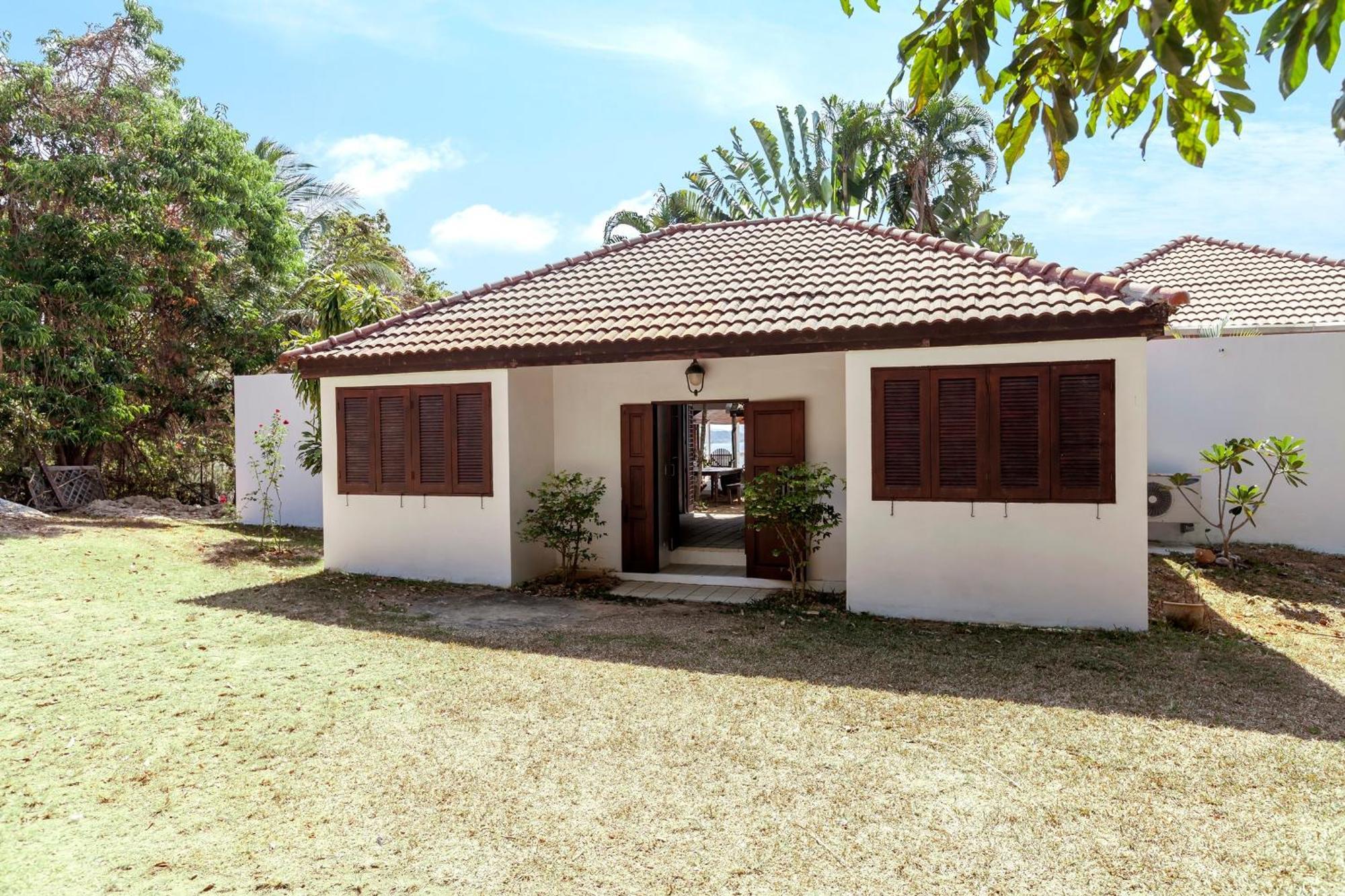 Baan Khunying – Secluded Phuket Beachfront Villa Rawai Buitenkant foto