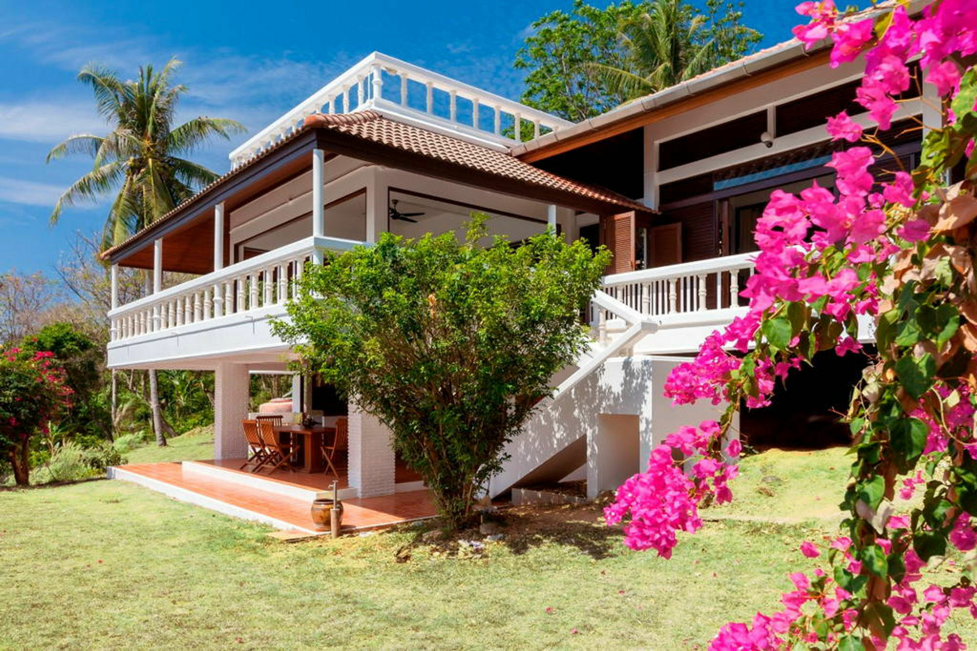 Baan Khunying – Secluded Phuket Beachfront Villa Rawai Buitenkant foto