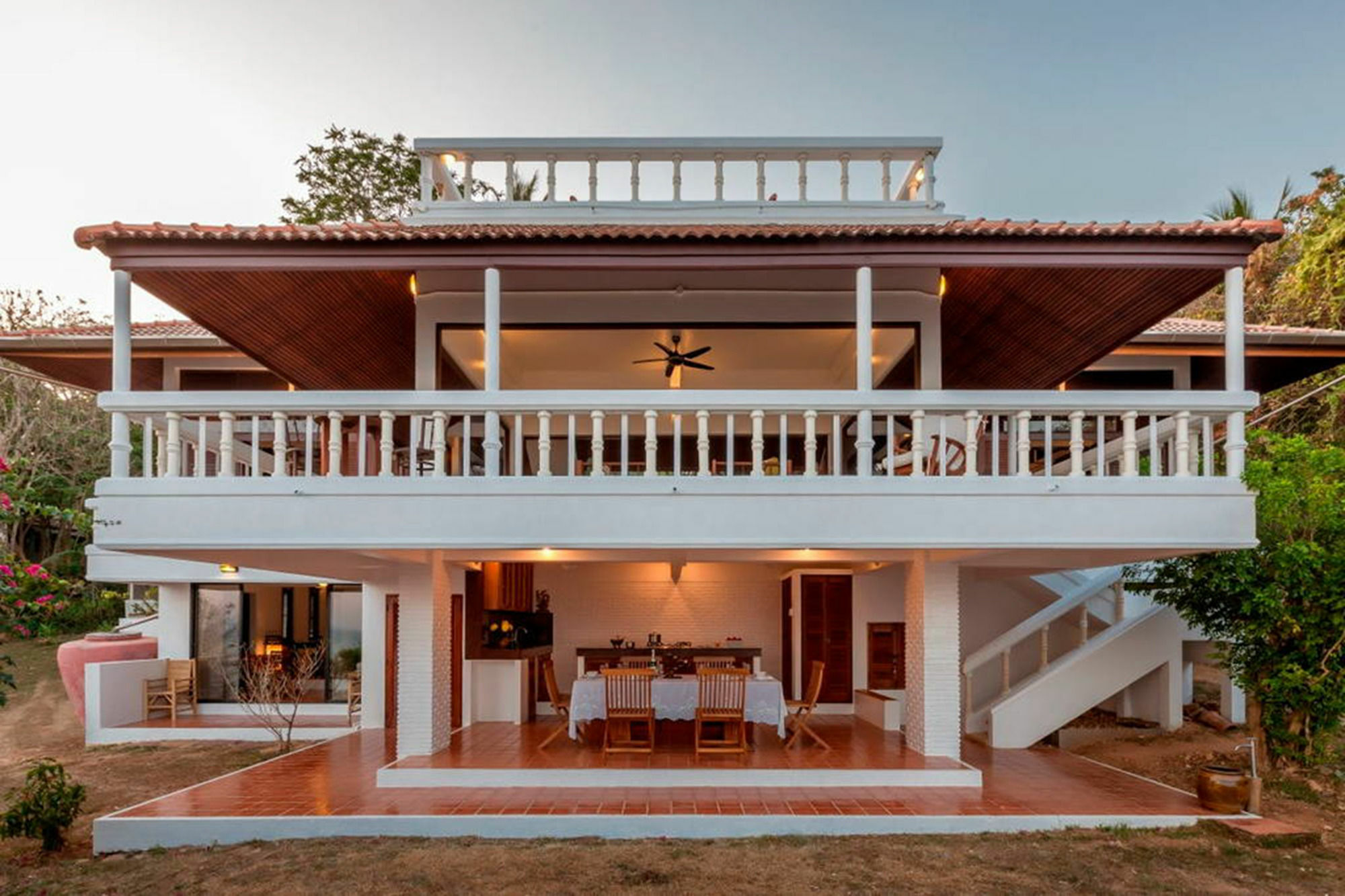 Baan Khunying – Secluded Phuket Beachfront Villa Rawai Buitenkant foto